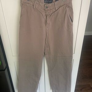 Men’s southern tide khaki chinos